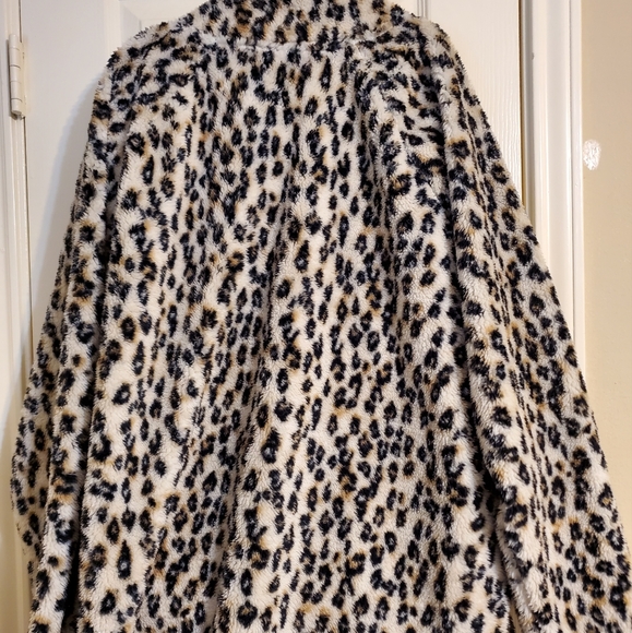 NWT Maurices animal print sweatshirt - Picture 4 of 13